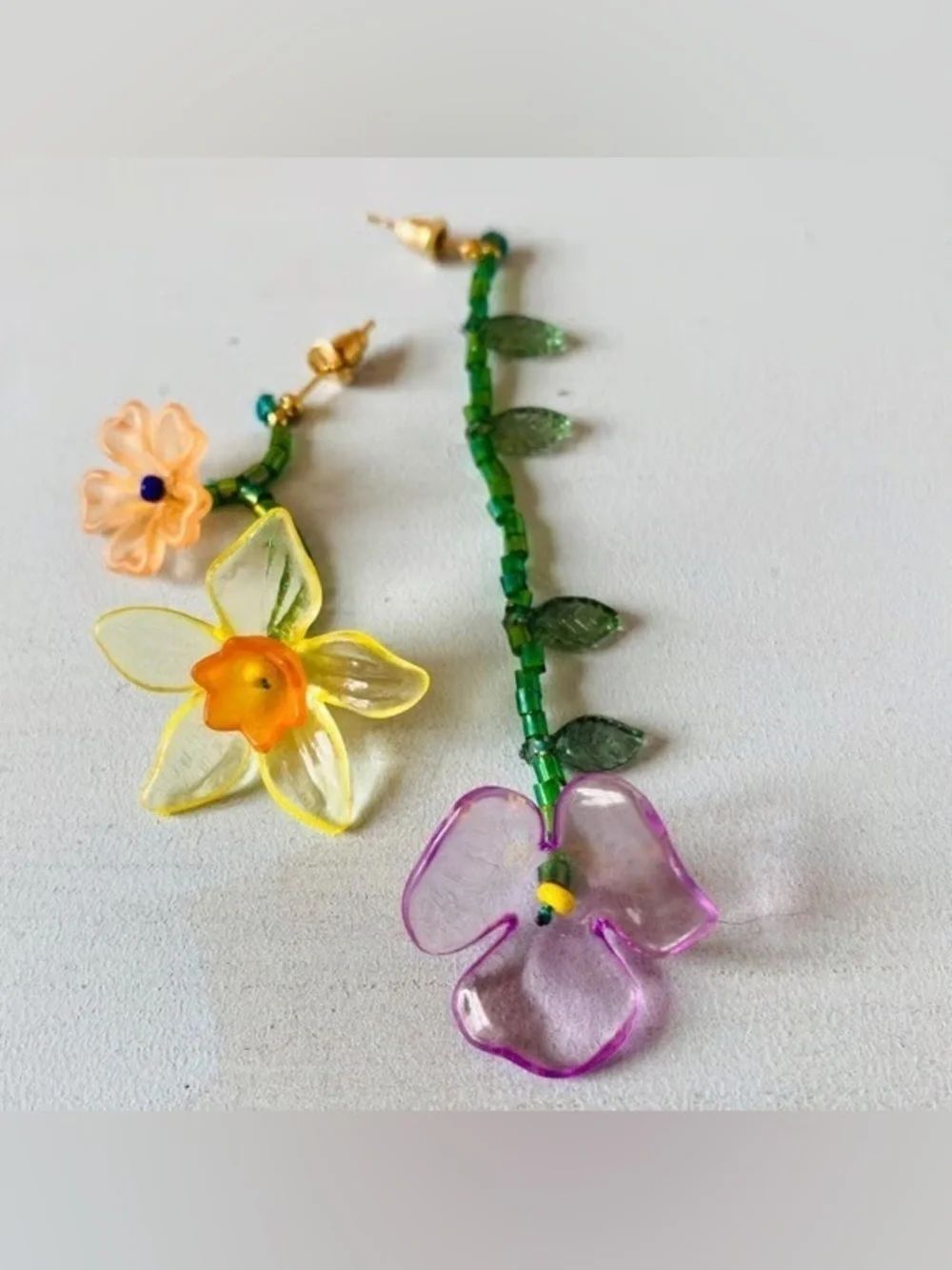 Asymmetrical Floral Drop Earrings Q1244